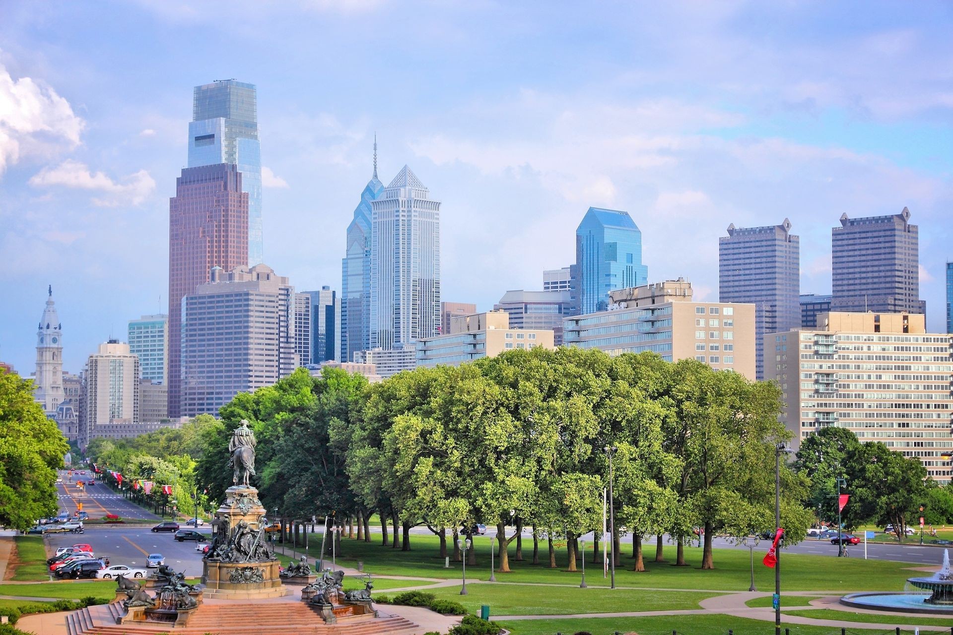 Philadelphia, Pennsylvania in the United States. City skyline with Benjamin Franklin parkway.